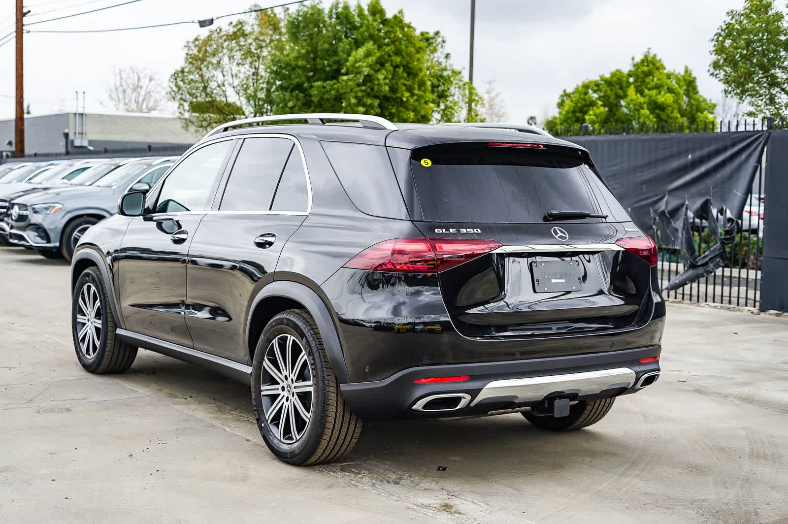 Thumbnail: 2026 Mercedes-Benz GLE - 2