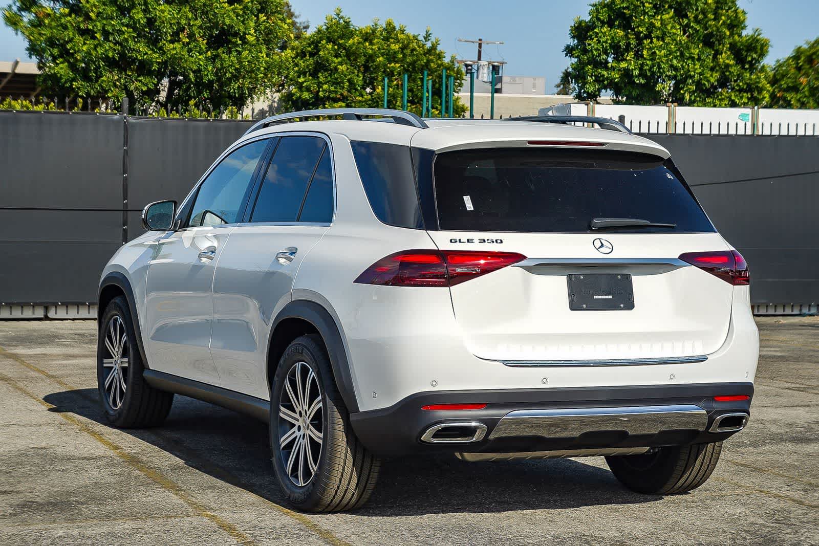 Thumbnail: 2026 Mercedes-Benz GLE - 6
