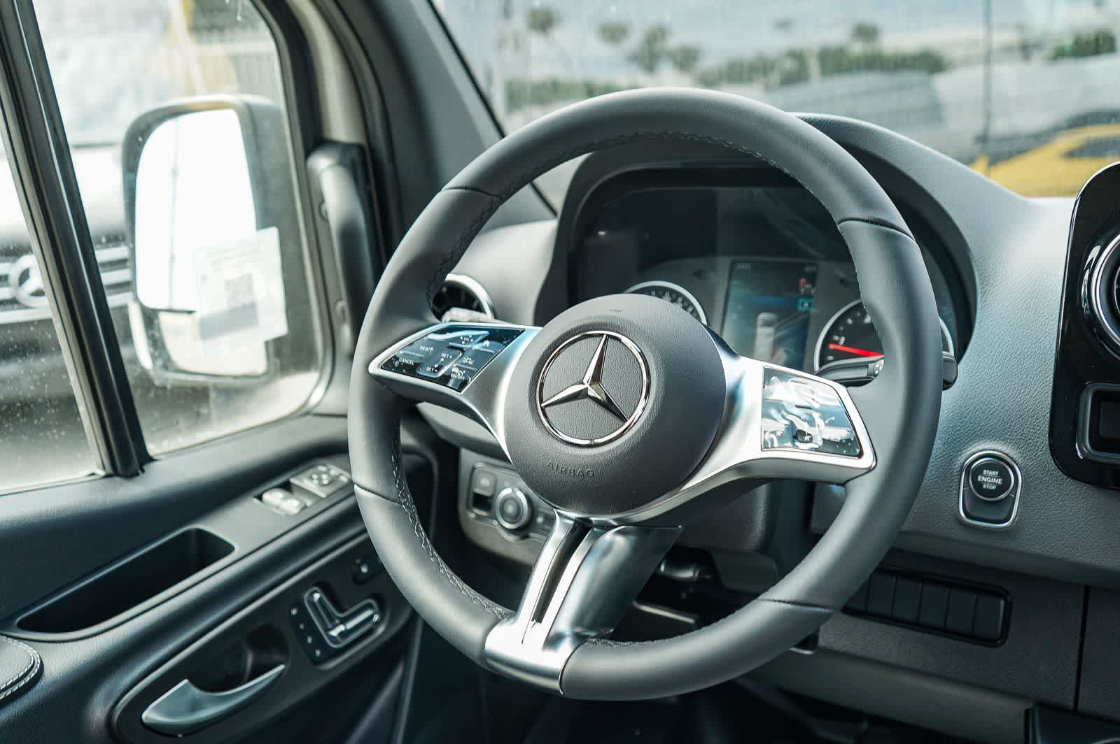 Thumbnail: 2026 Mercedes-Benz Sprinter - 15