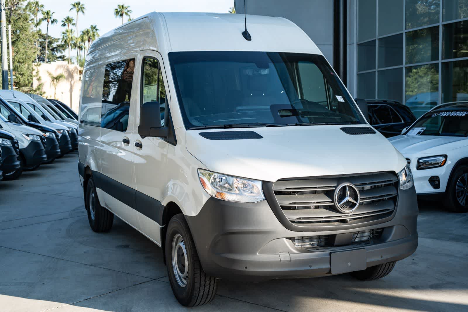 Thumbnail: 2026 Mercedes-Benz Sprinter - 3