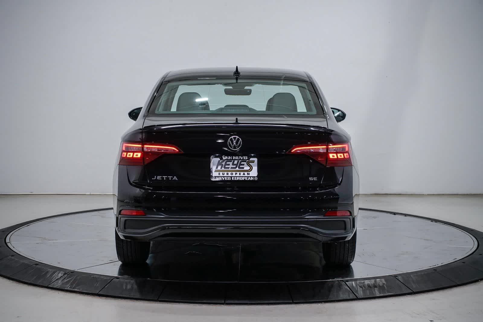Thumbnail: 2022 Volkswagen Jetta - 3