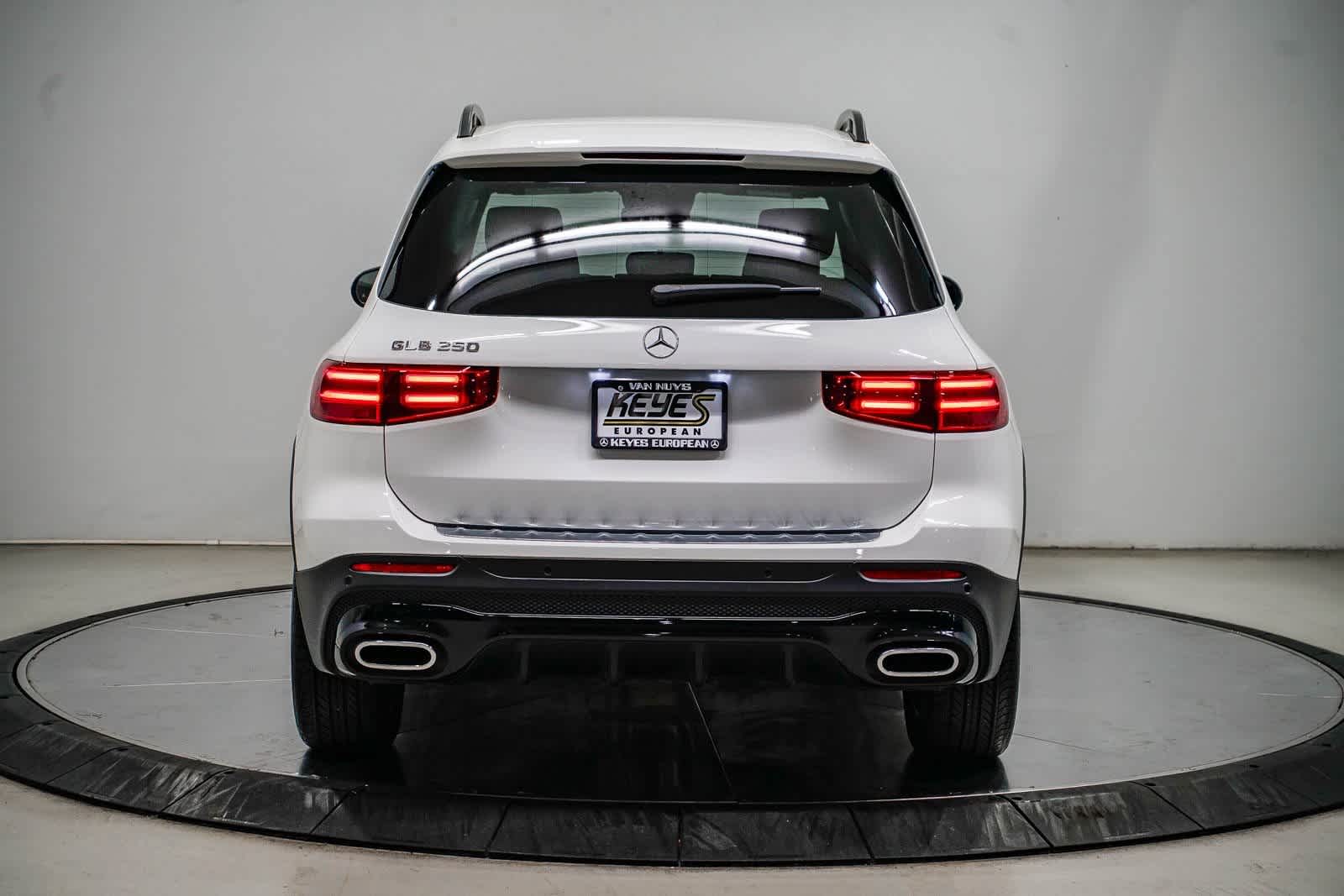 Thumbnail: 2025 Mercedes-Benz GLB - 3