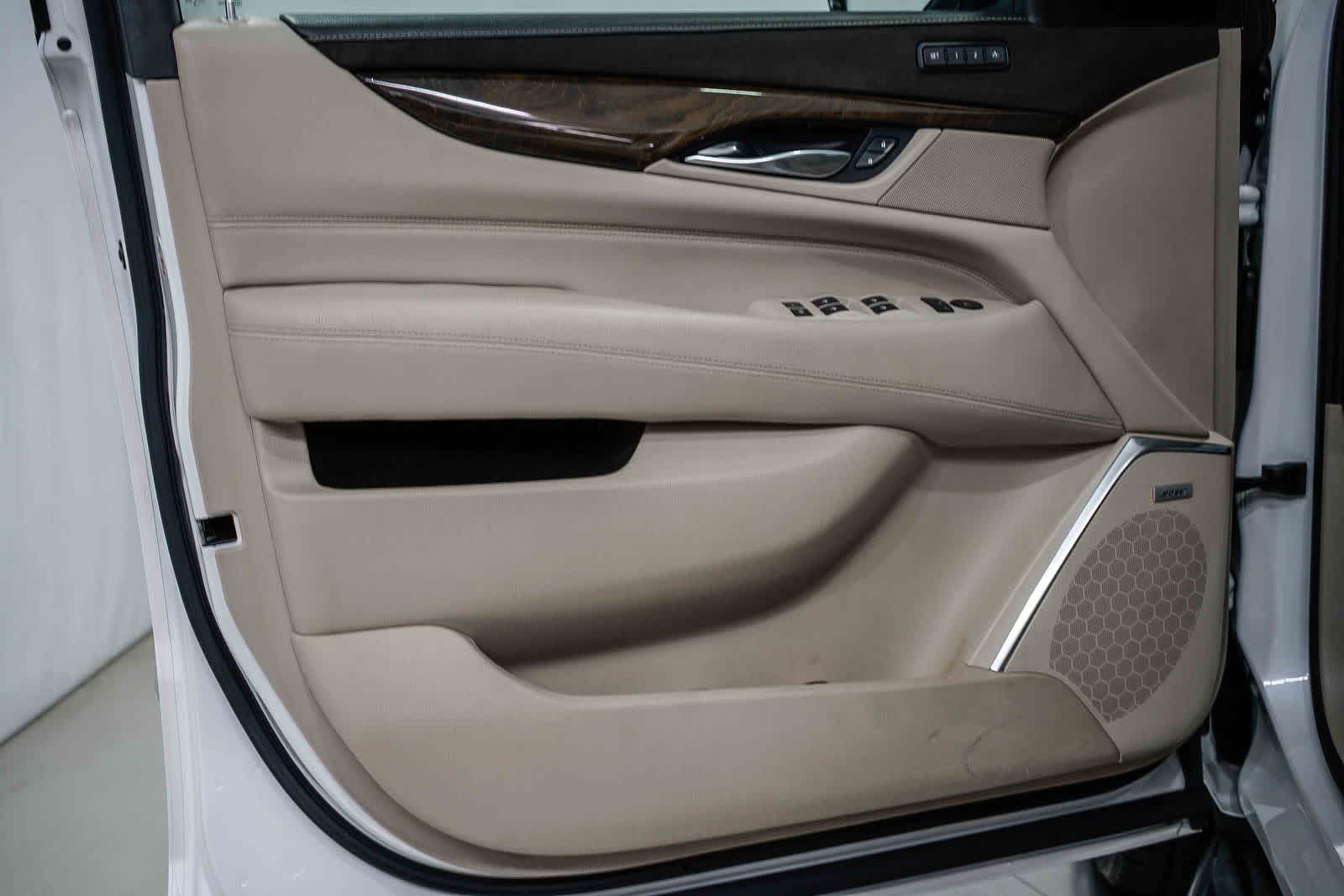 Thumbnail: 2018 Cadillac Escalade - 19