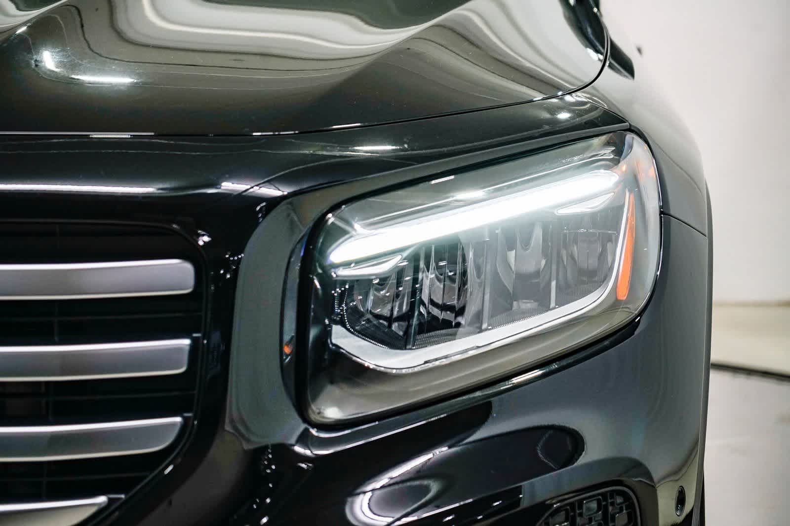 Thumbnail: 2025 Mercedes-Benz GLB - 7