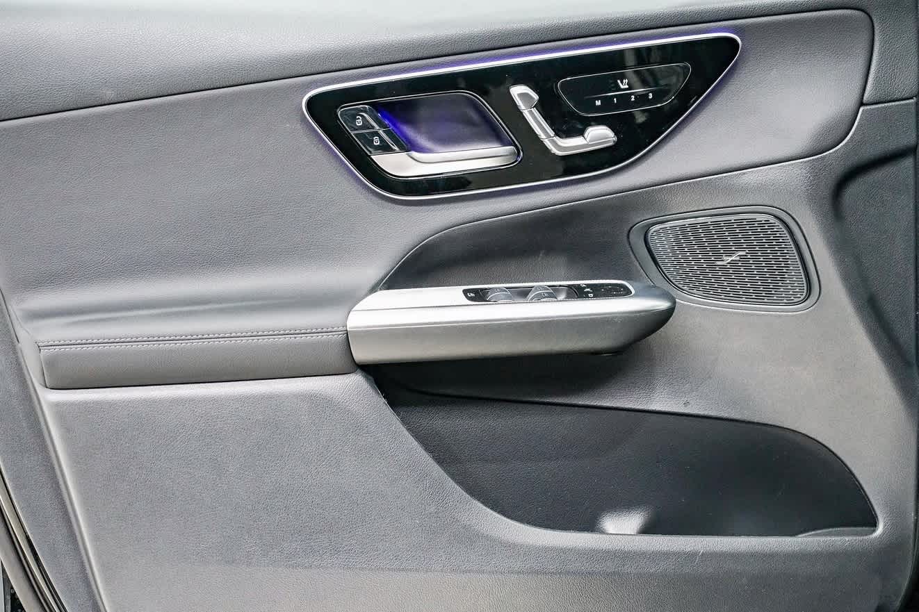 Thumbnail: 2025 Mercedes-Benz GLC - 19