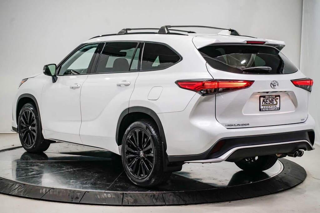 Used 2023 Toyota Highlander XSE SUV