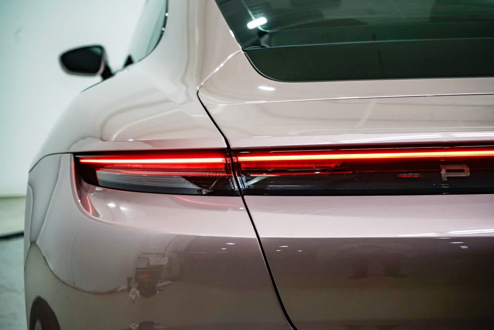 Thumbnail: 2023 Porsche Taycan - 9