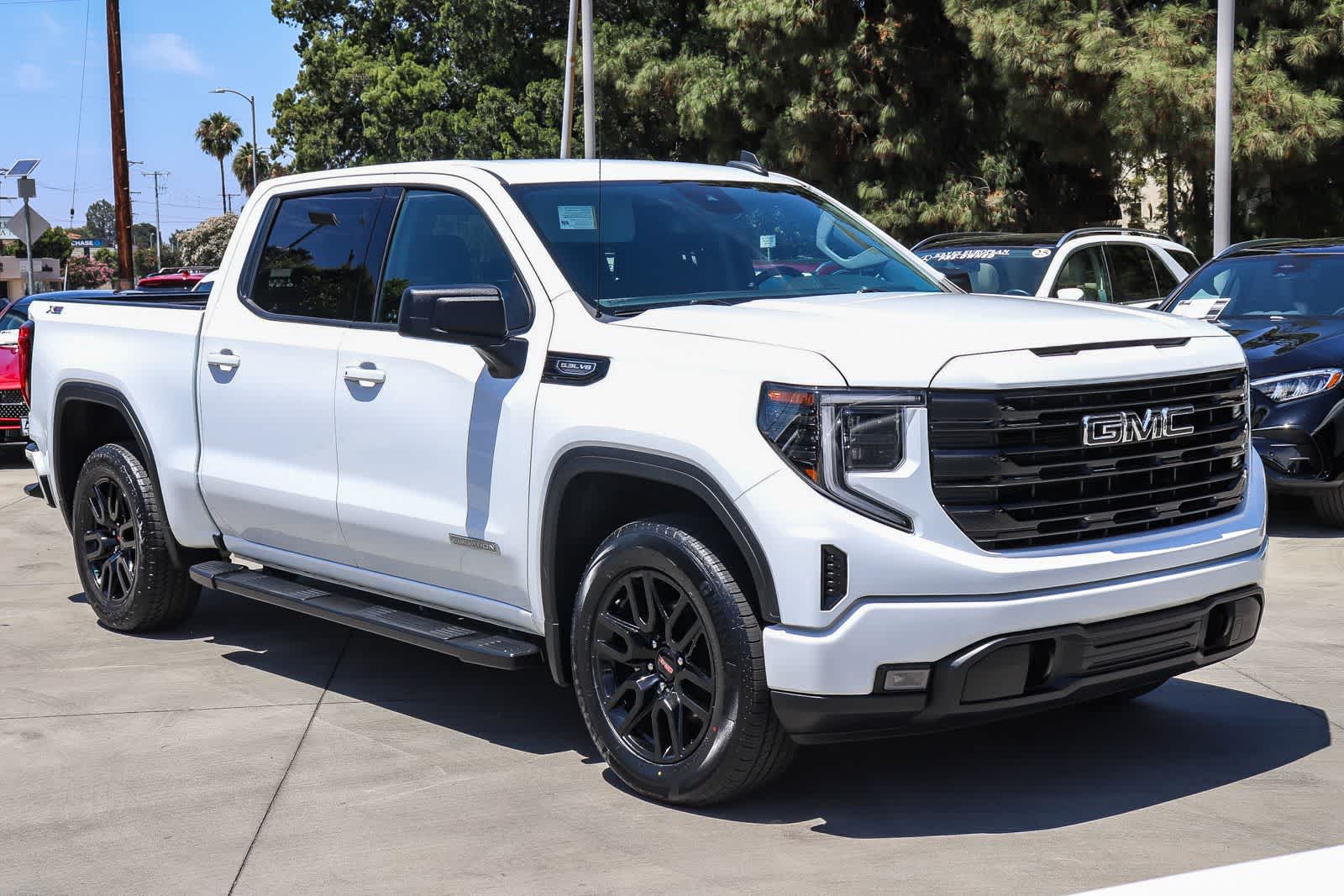 Thumbnail: 2024 GMC Sierra 1500 - 4
