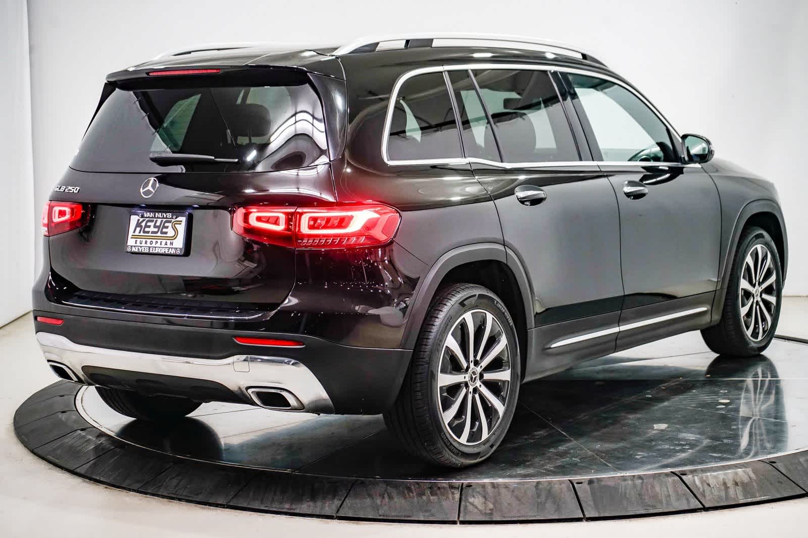 Thumbnail: 2022 Mercedes-Benz GLB - 4