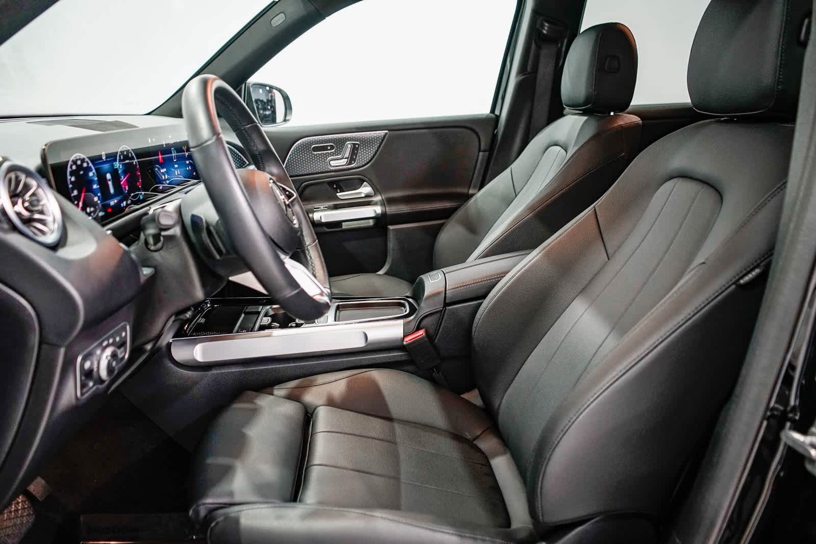 Thumbnail: 2025 Mercedes-Benz GLB - 16