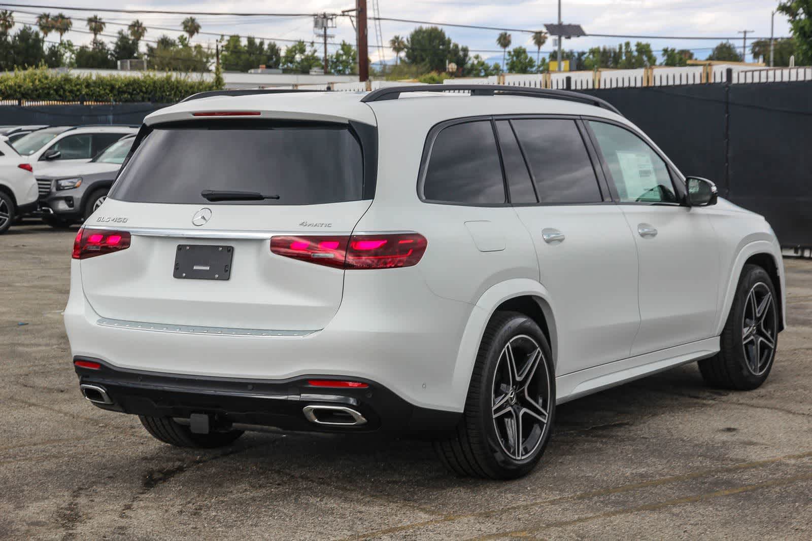 Thumbnail: 2026 Mercedes-Benz GLS - 4