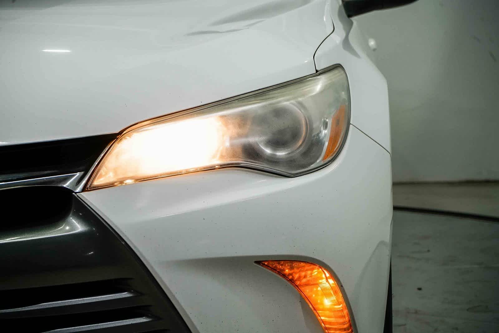 Thumbnail: 2017 Toyota Camry - 7