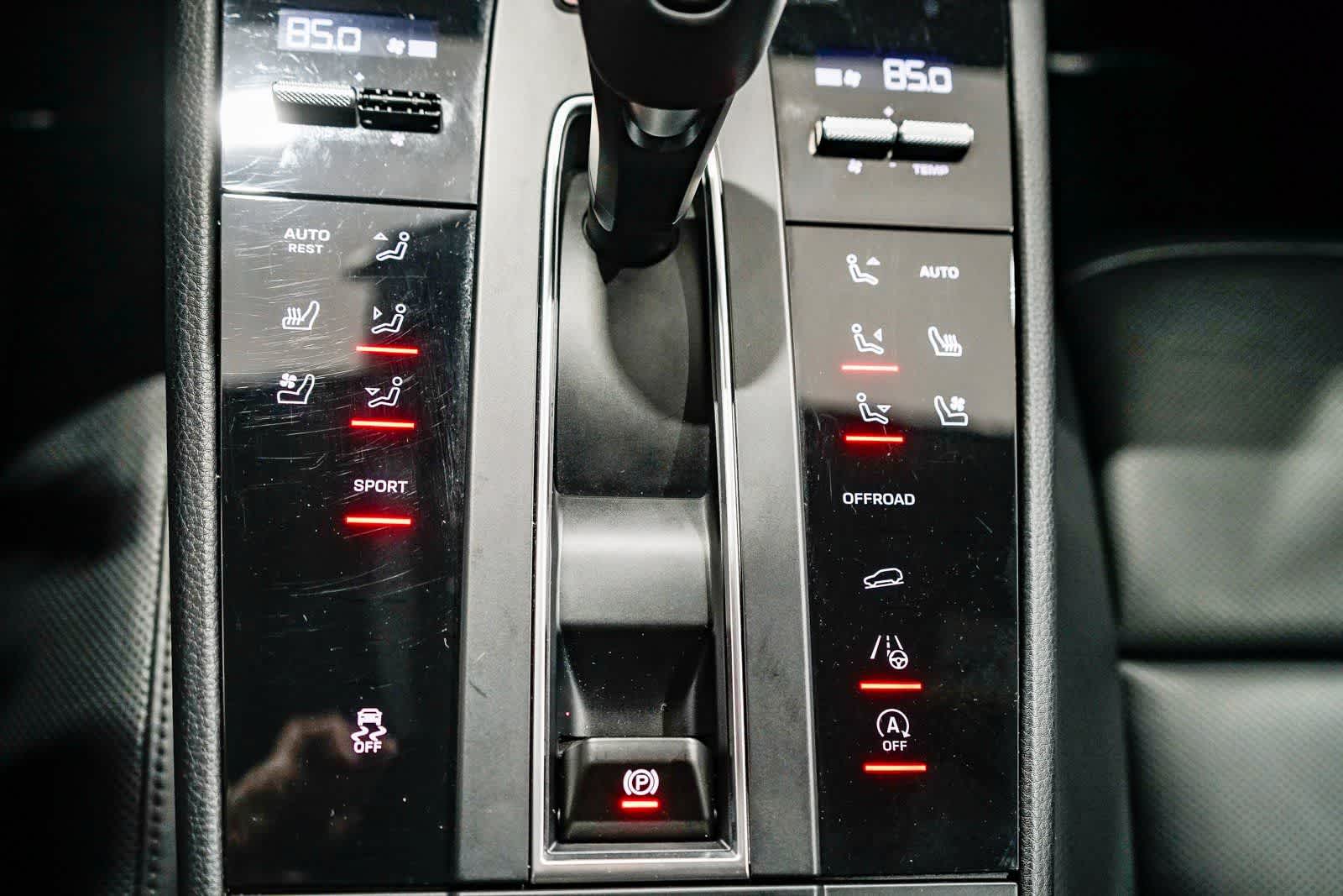 Thumbnail: 2024 Porsche Macan - 23