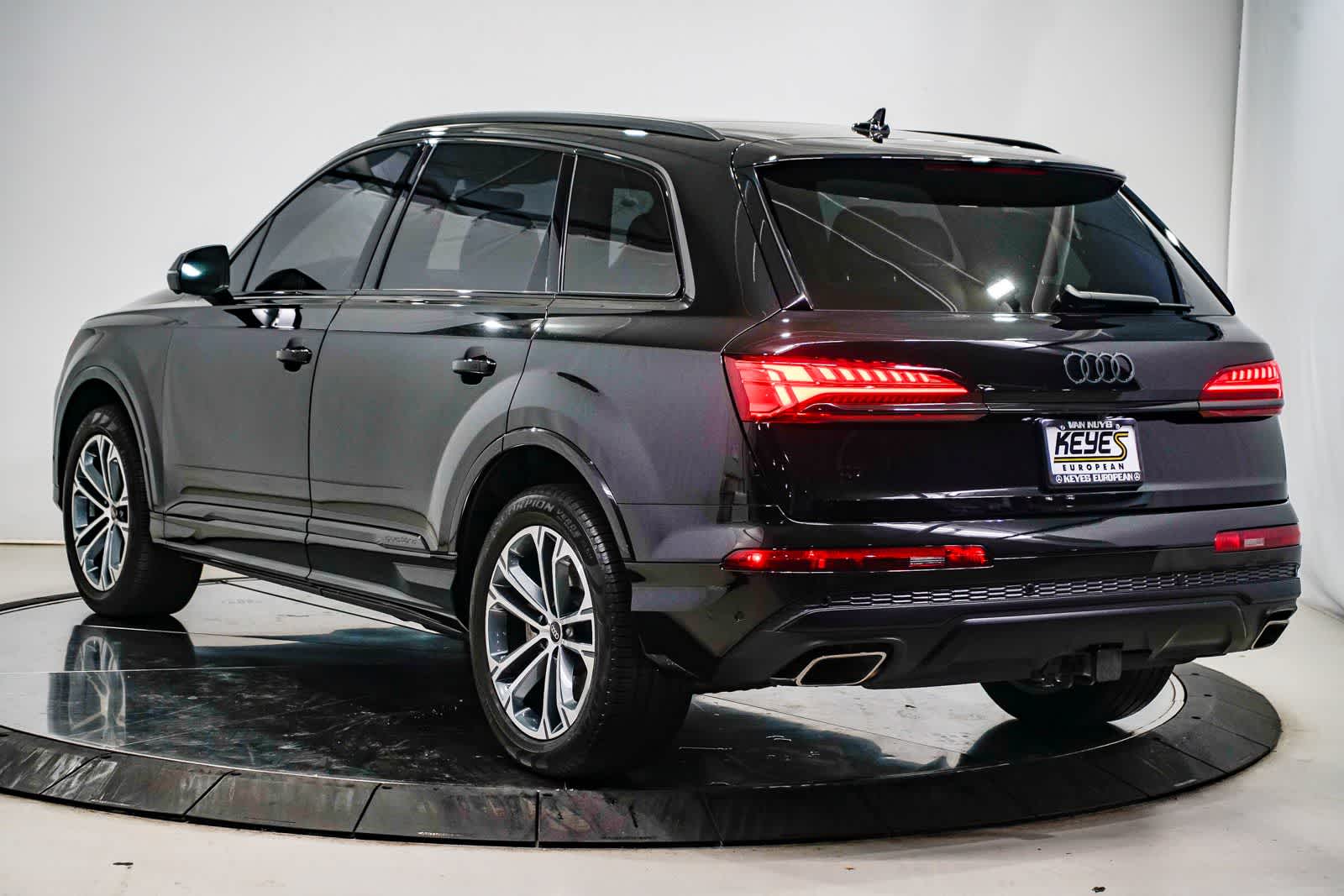 Thumbnail: 2025 Audi Q7 - 2
