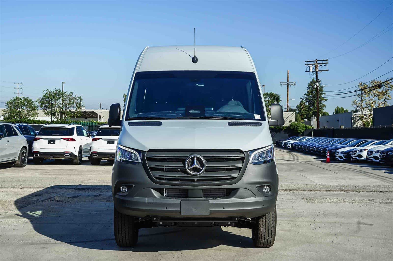 Thumbnail: 2026 Mercedes-Benz Sprinter - 2