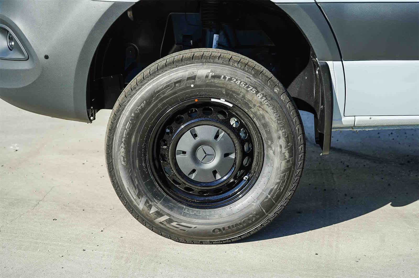 Thumbnail: 2026 Mercedes-Benz Sprinter - 9