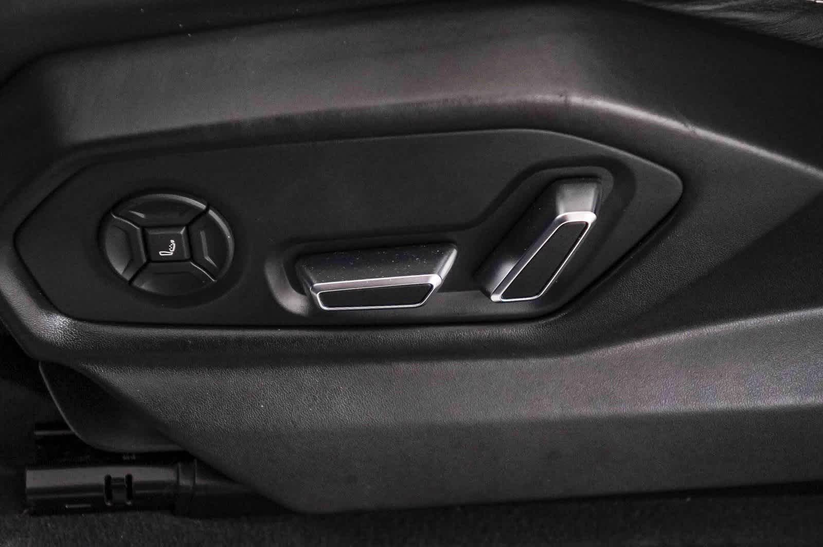 Thumbnail: 2021 Lamborghini Urus - 24