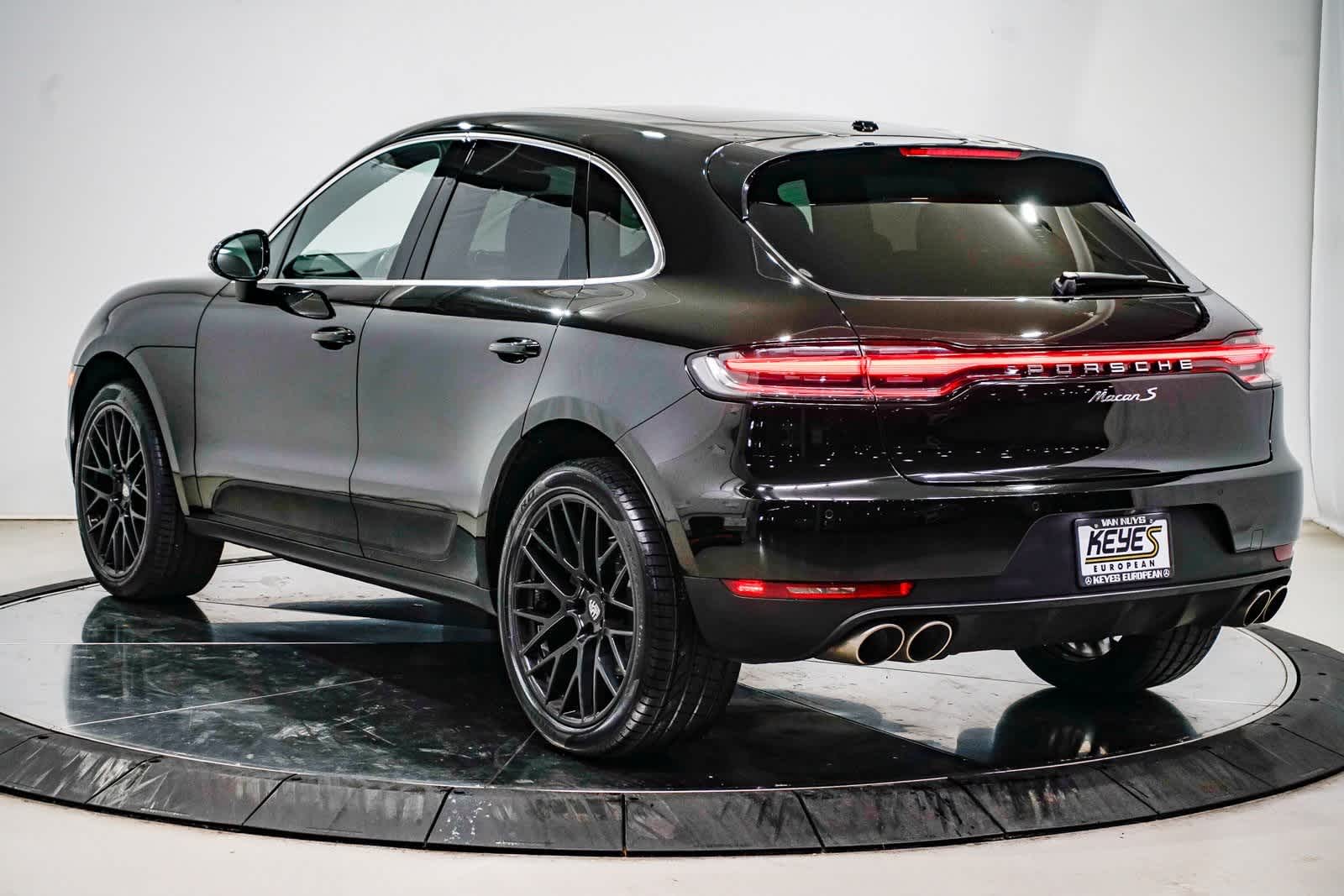 Thumbnail: 2020 Porsche Macan - 2