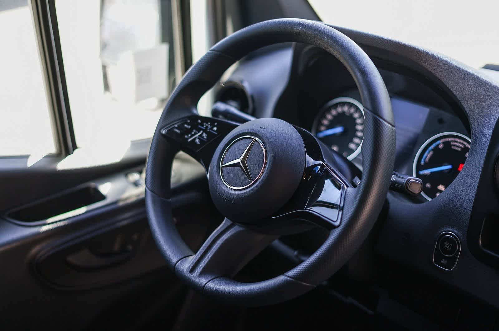 Thumbnail: 2024 Mercedes-Benz eSprinter - 15