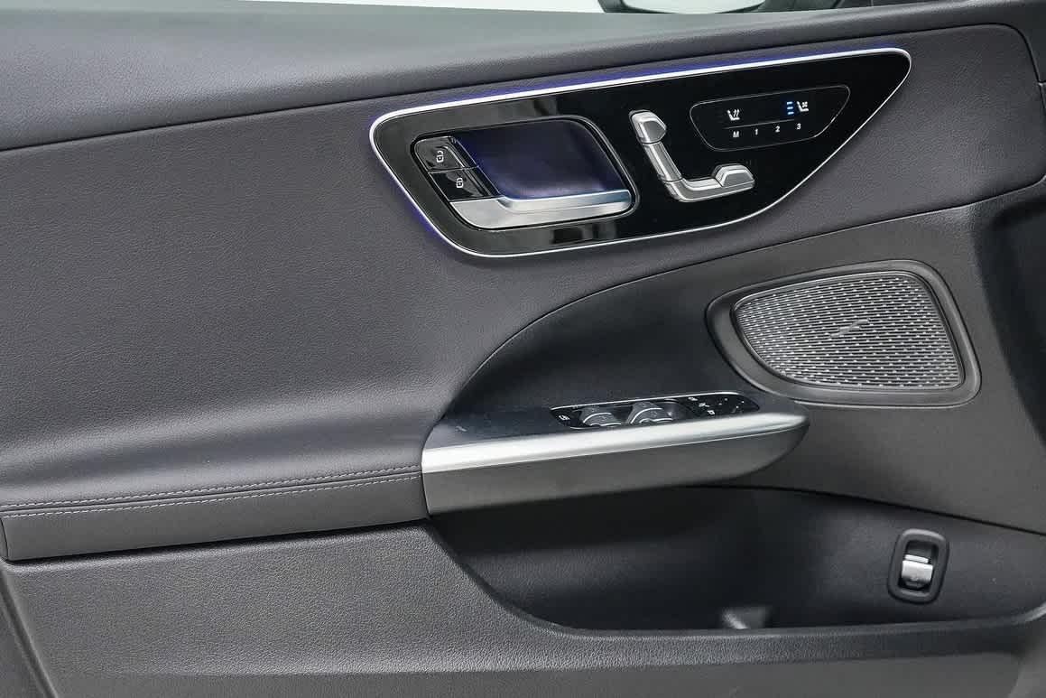 Thumbnail: 2025 Mercedes-Benz C-Class - 28