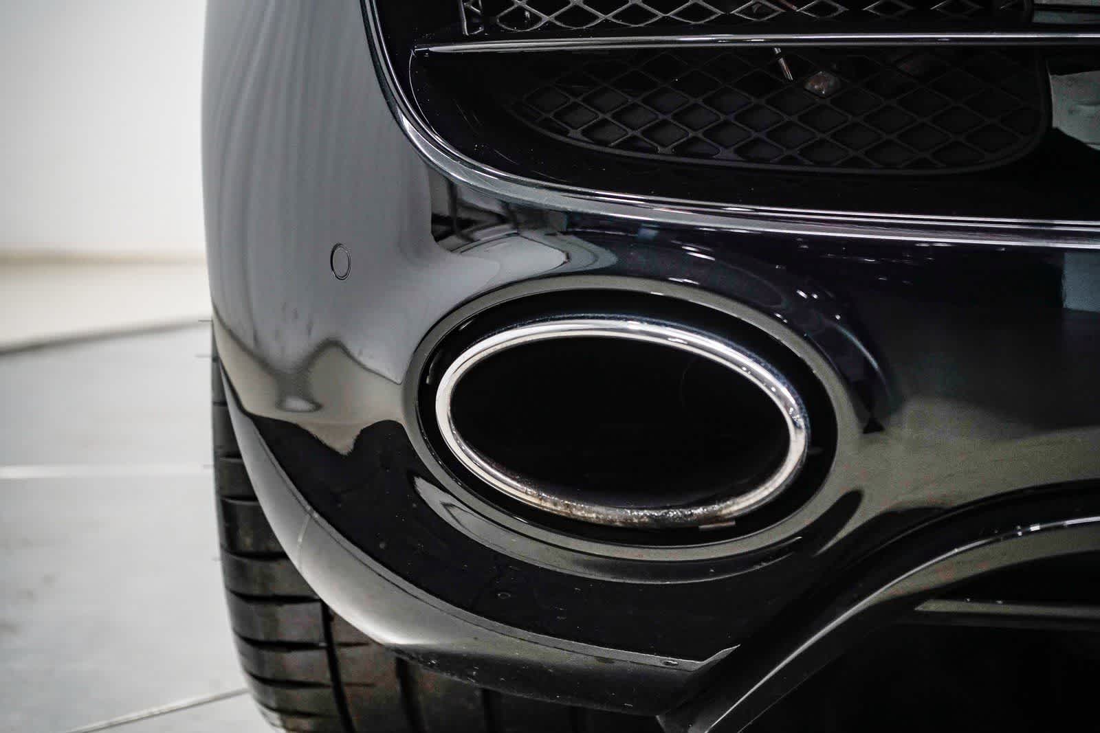 Thumbnail: 2011 Audi R8 - 18