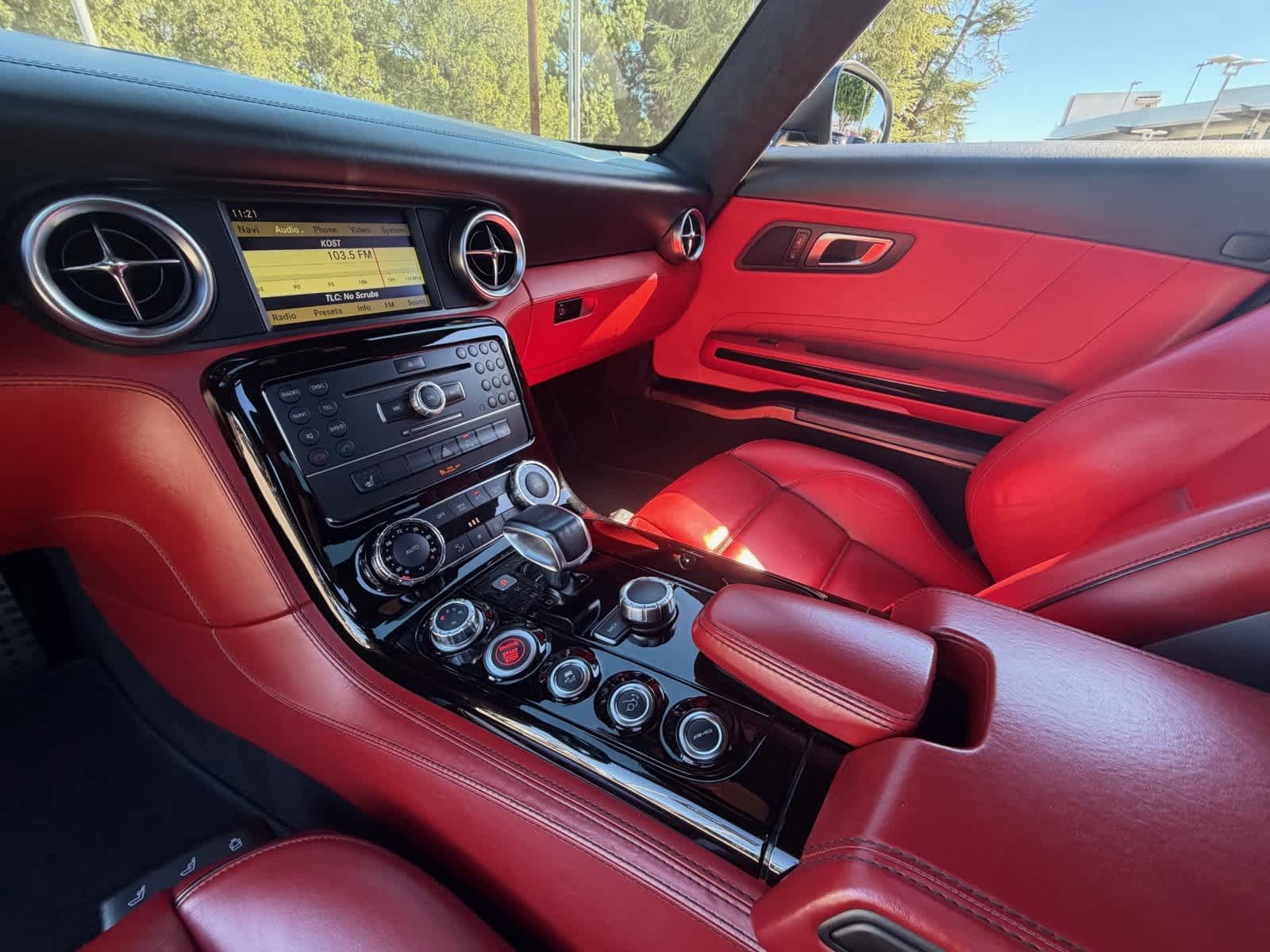 Thumbnail: 2012 Mercedes-Benz SLS AMG - 6