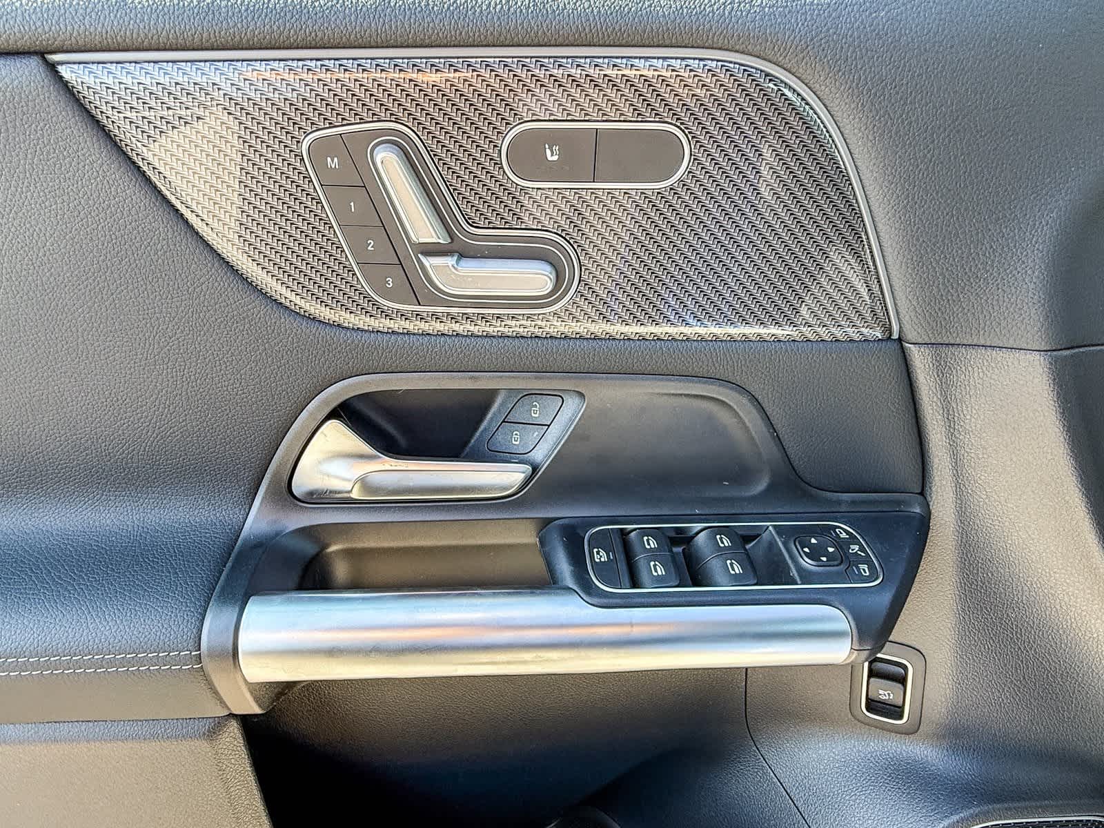 Thumbnail: 2025 Mercedes-Benz GLA - 23