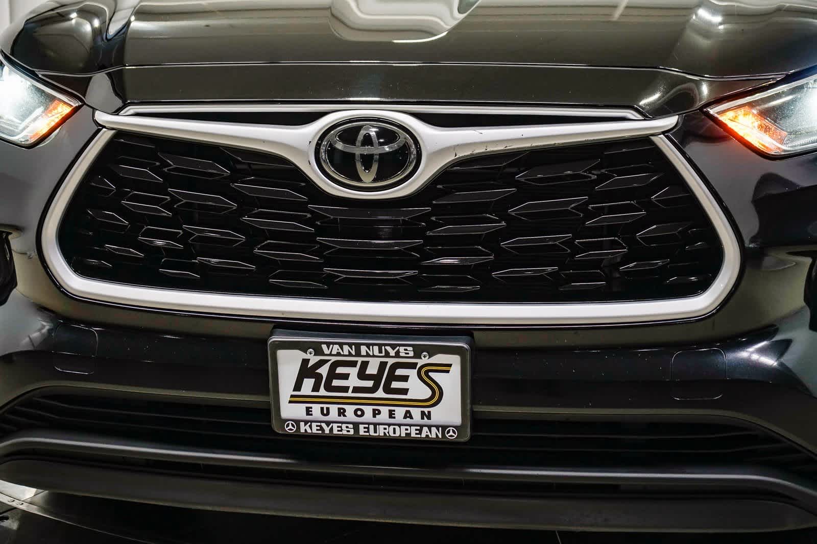 Thumbnail: 2021 Toyota Highlander - 8