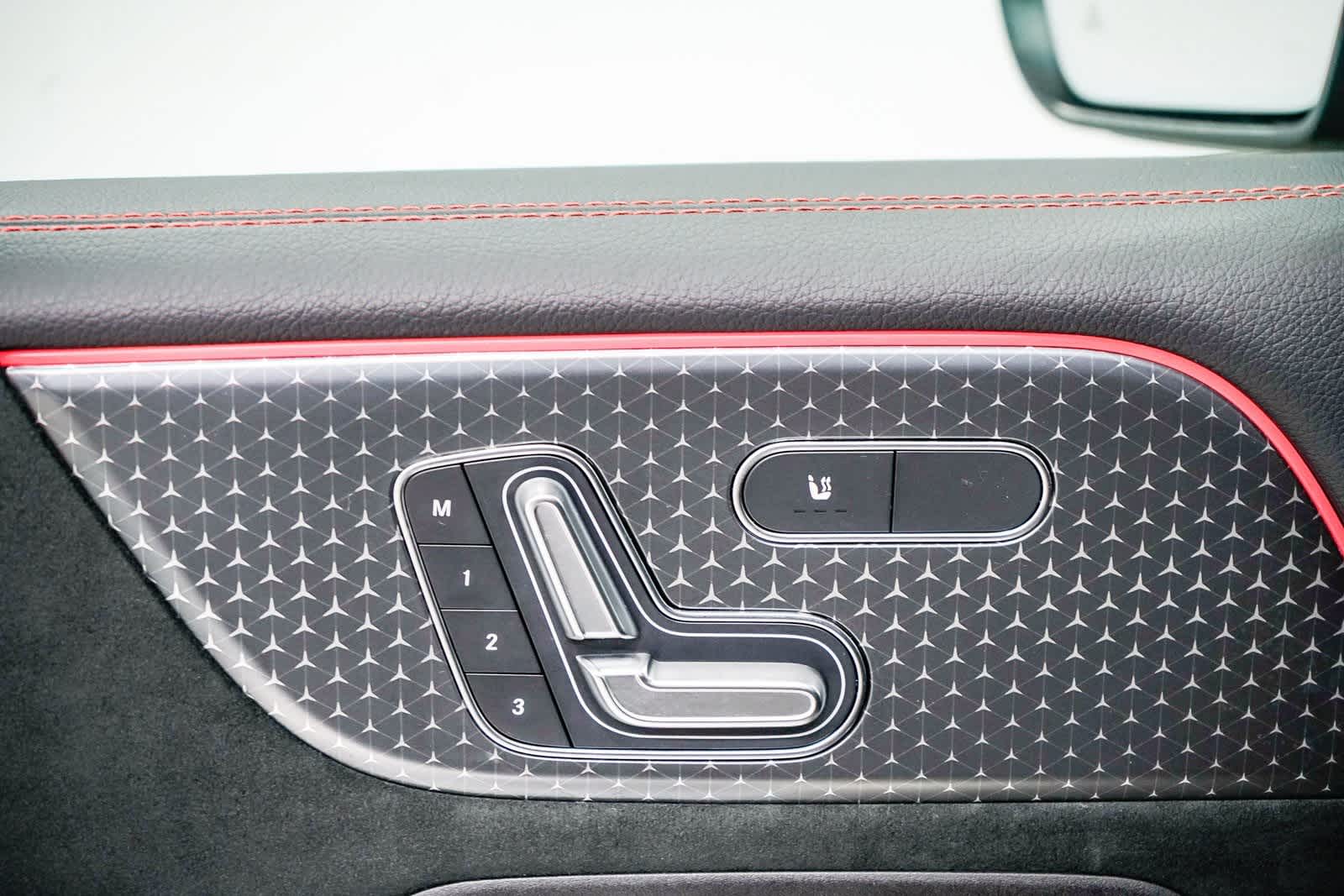 Thumbnail: 2025 Mercedes-Benz GLB - 19