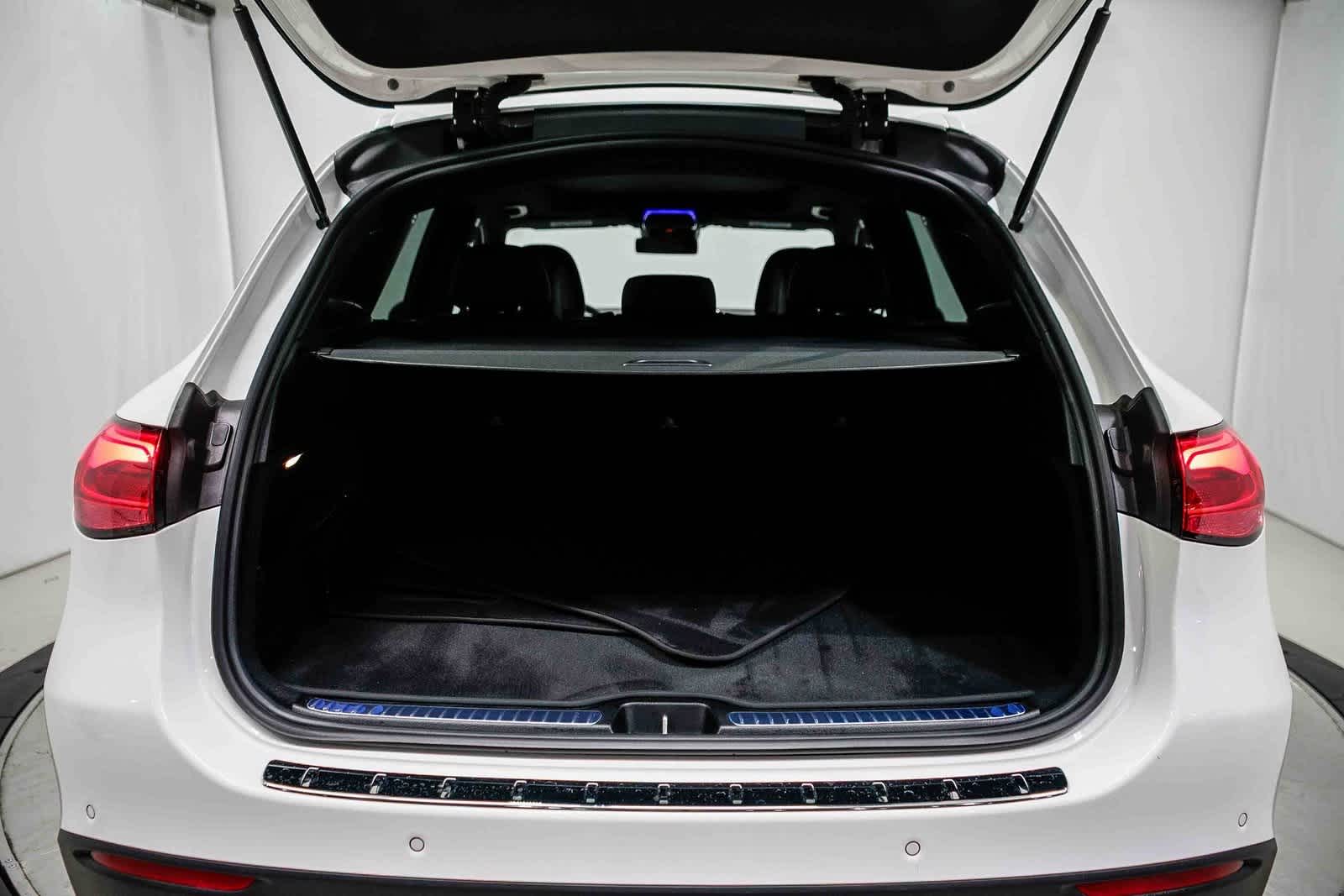 Thumbnail: 2025 Mercedes-Benz GLC - 27