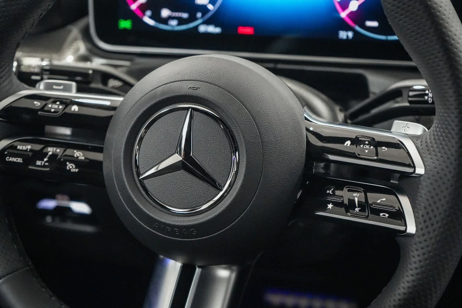 Thumbnail: 2025 Mercedes-Benz C-Class - 22