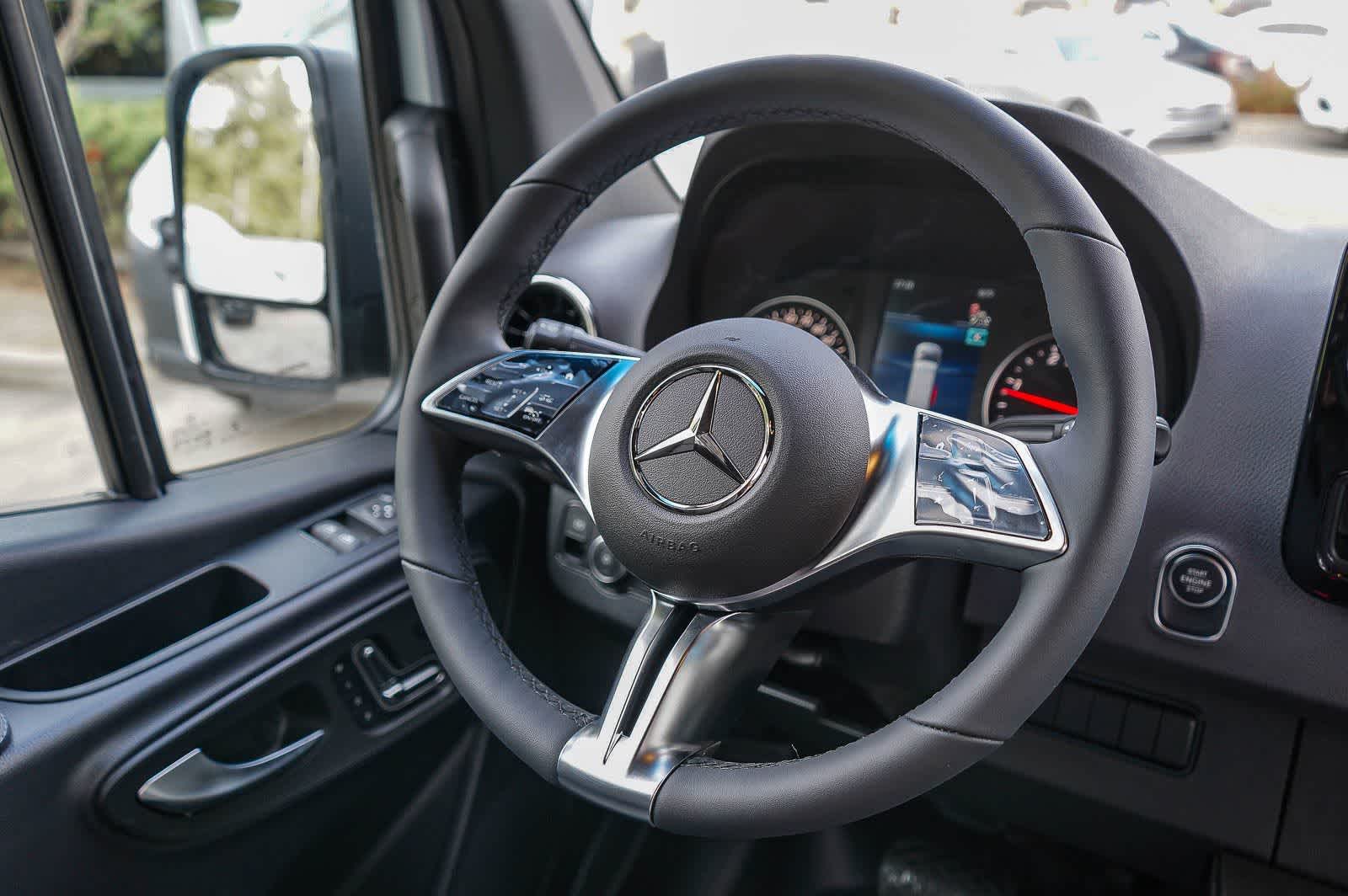 Thumbnail: 2026 Mercedes-Benz Sprinter - 15