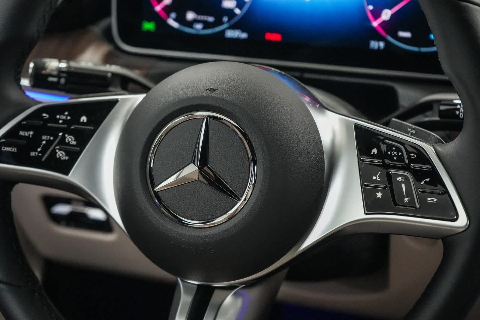 Thumbnail: 2025 Mercedes-Benz C-Class - 22