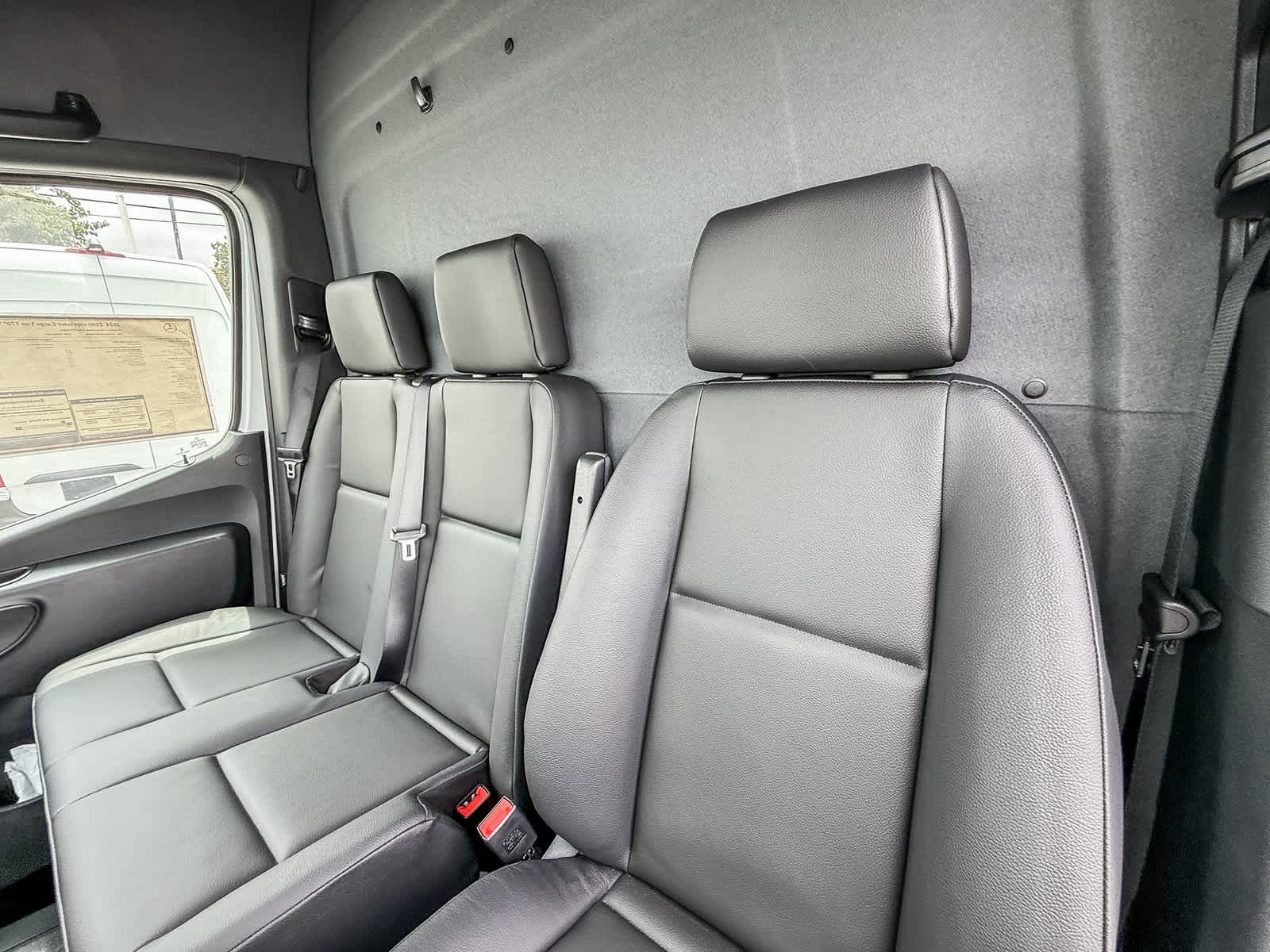 Thumbnail: 2024 Mercedes-Benz eSprinter - 27