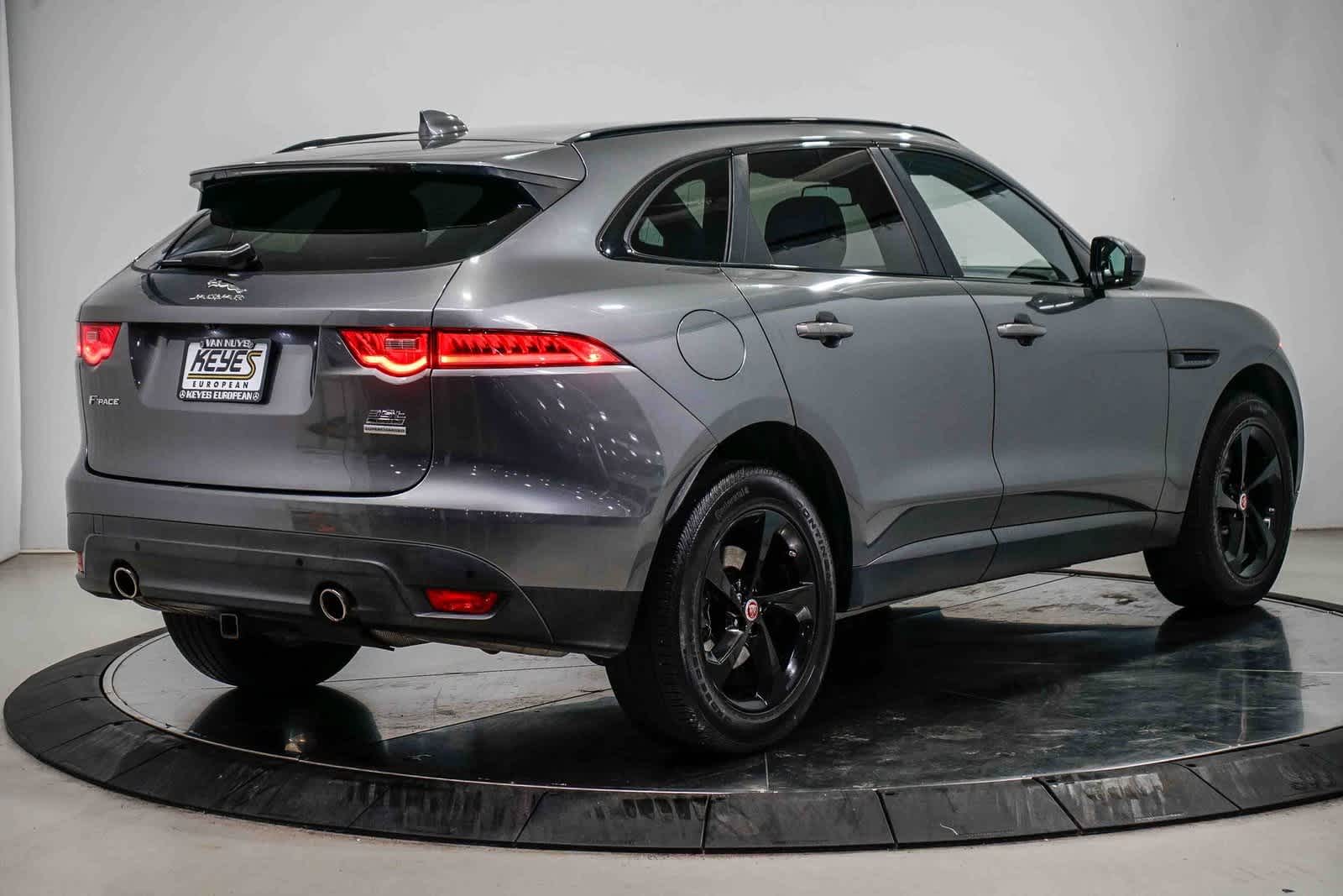 Thumbnail: 2018 Jaguar F-Pace - 4