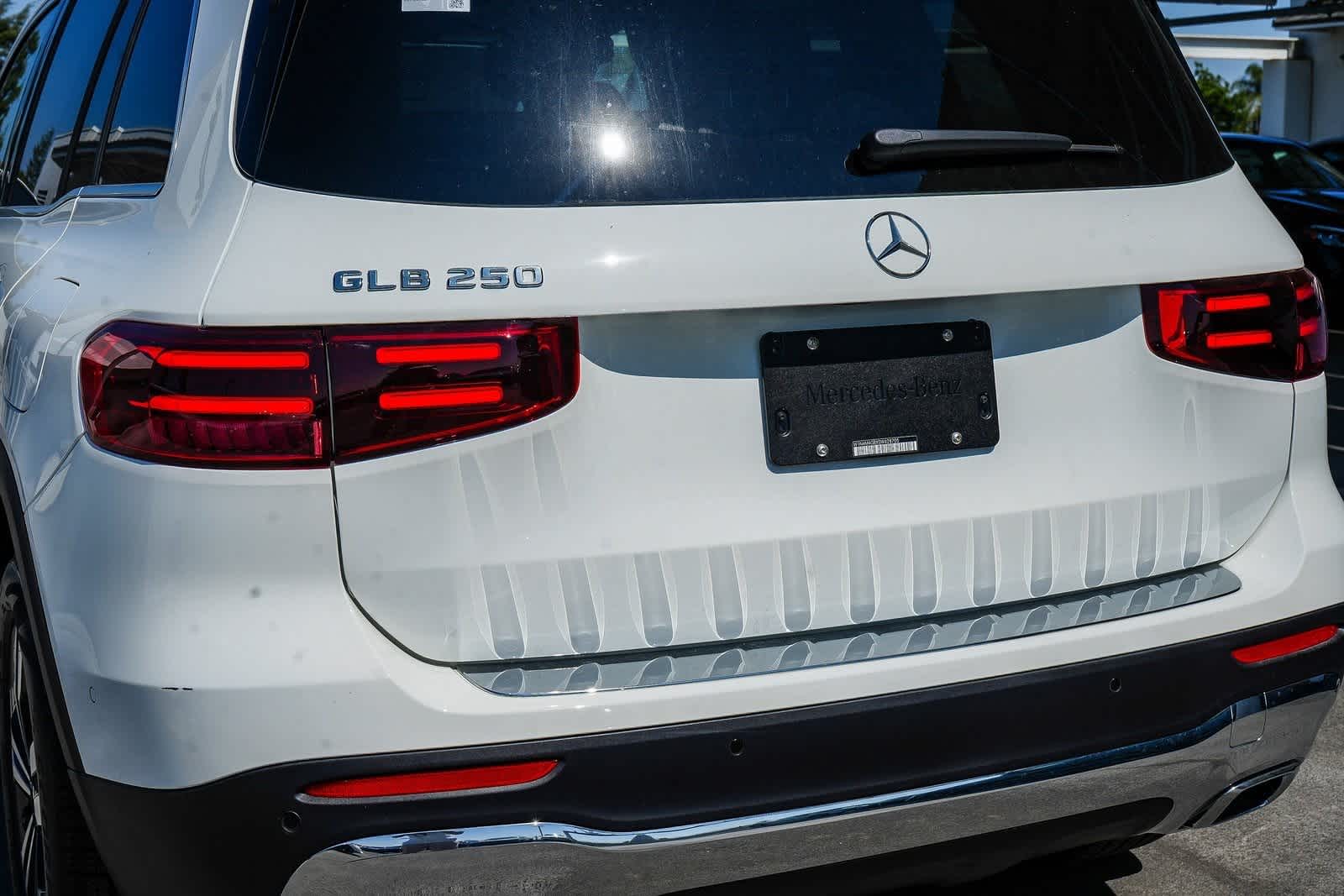 Thumbnail: 2025 Mercedes-Benz GLB - 11