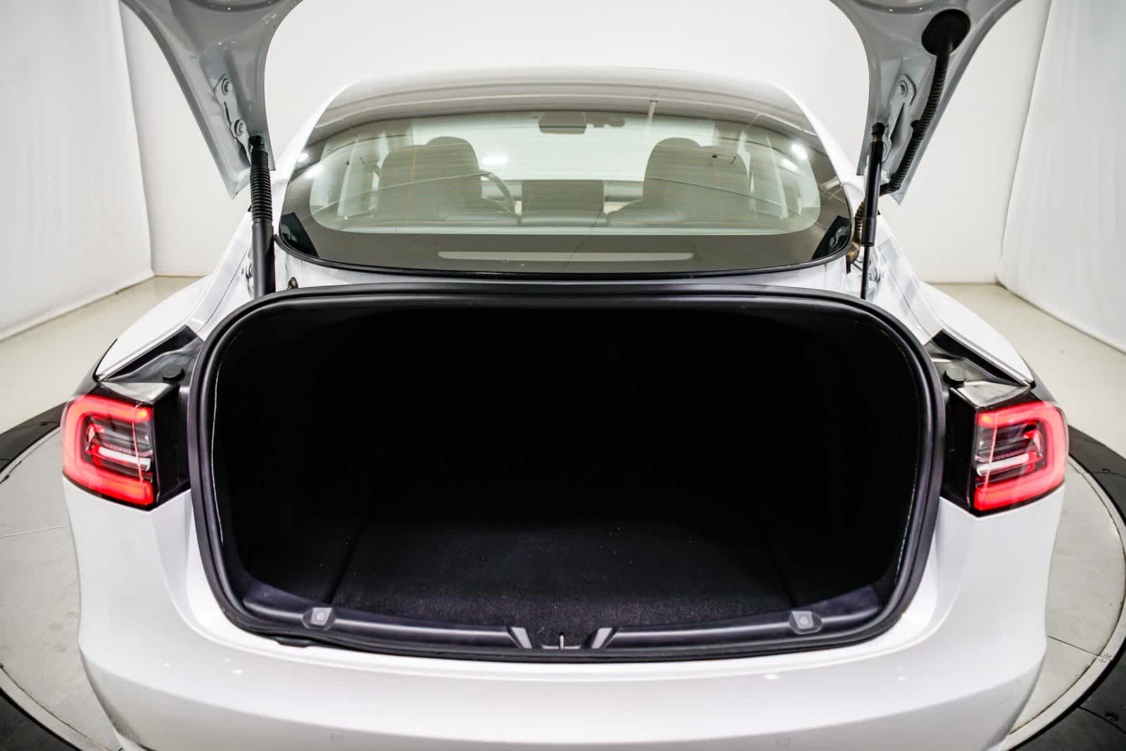 Thumbnail: 2021 Tesla Model 3 - 27