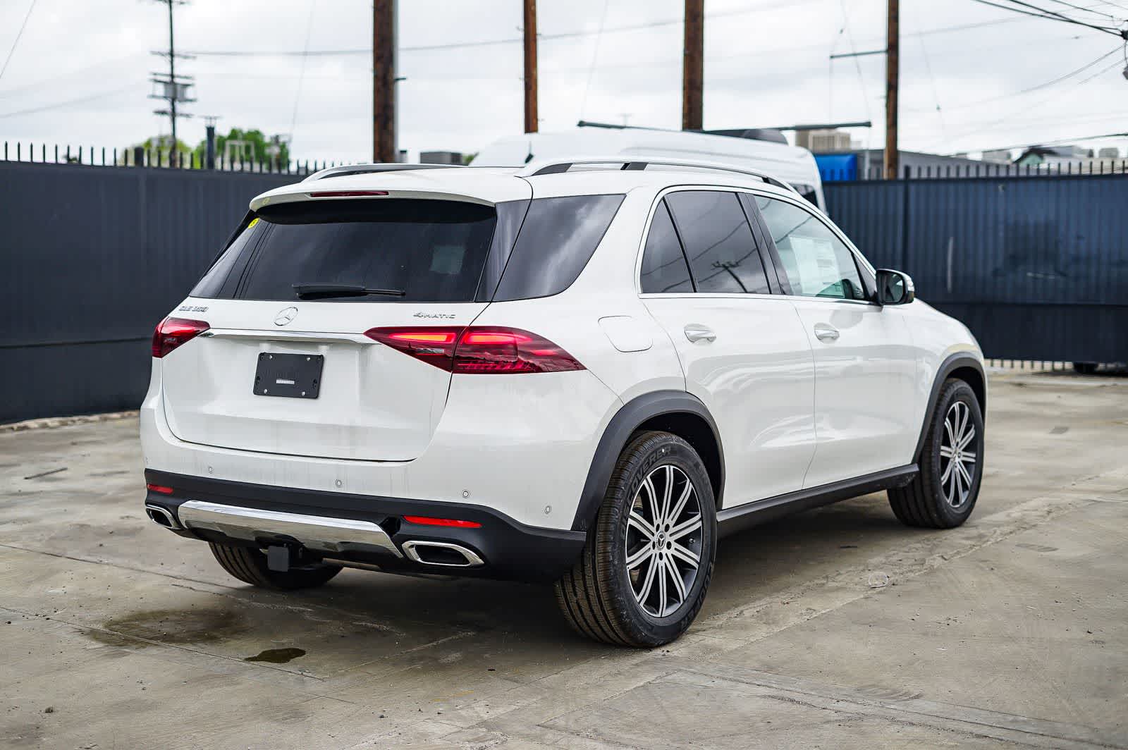 Thumbnail: 2026 Mercedes-Benz GLE - 4