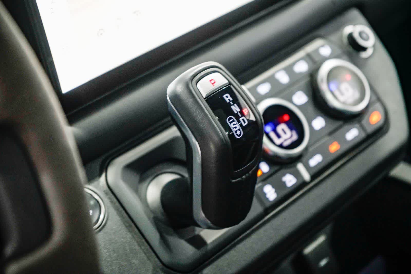 Thumbnail: 2023 Land Rover Defender - 21