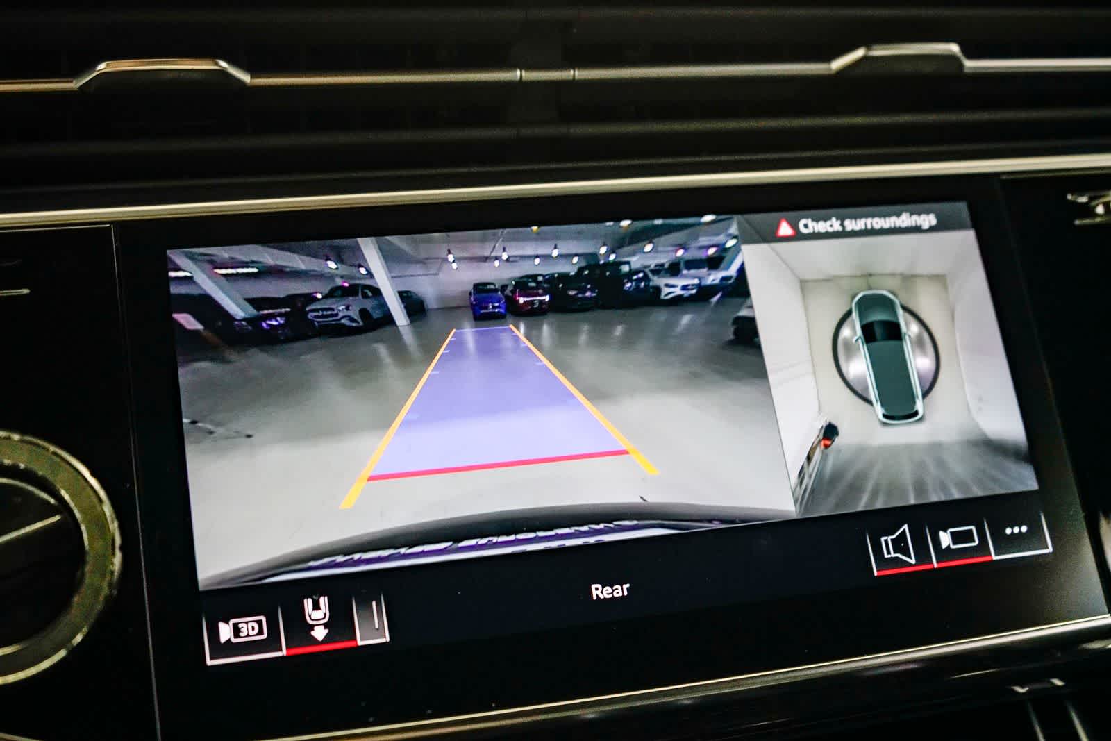 Thumbnail: 2025 Audi Q7 - 24