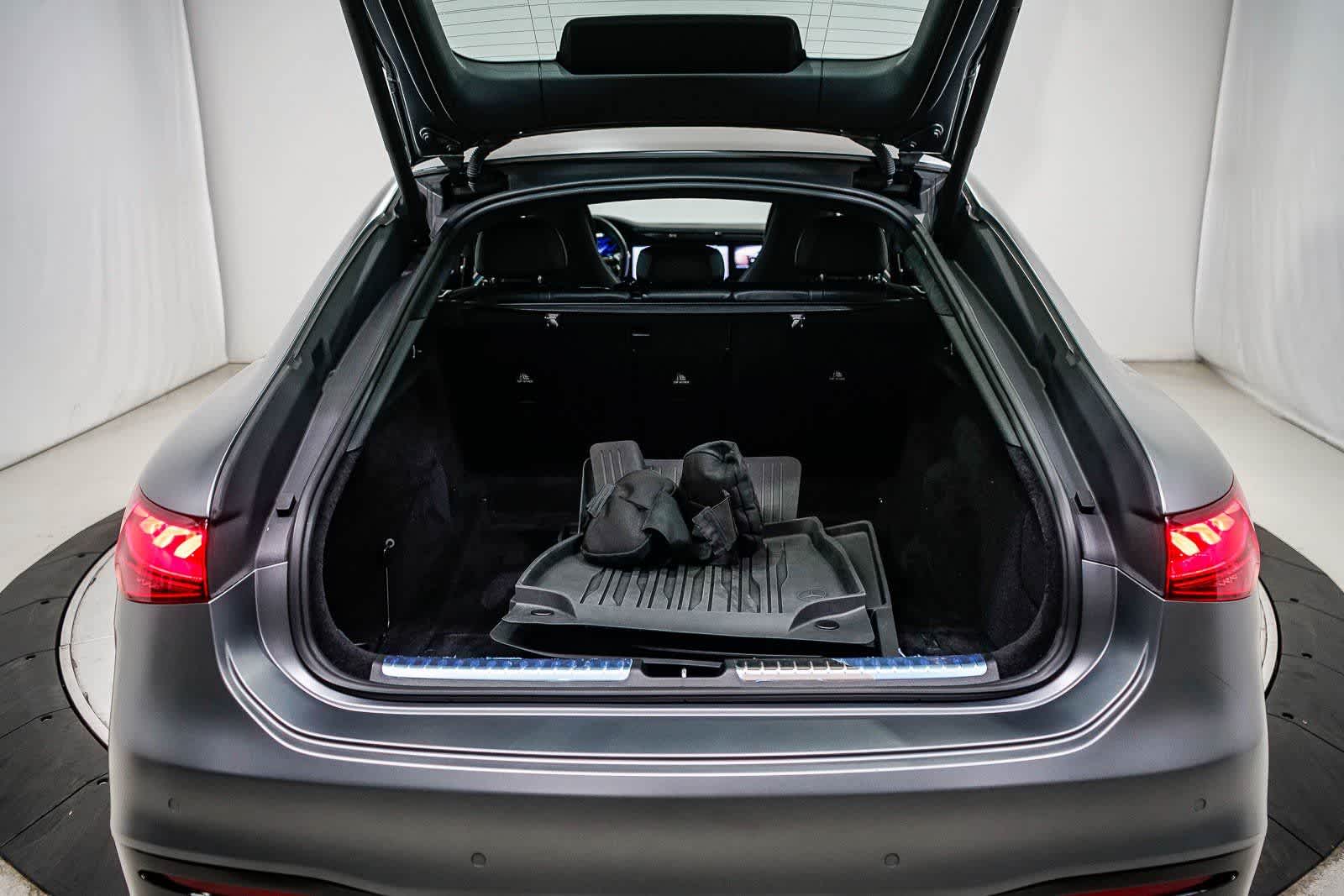 Thumbnail: 2023 Mercedes-Benz EQS - 27