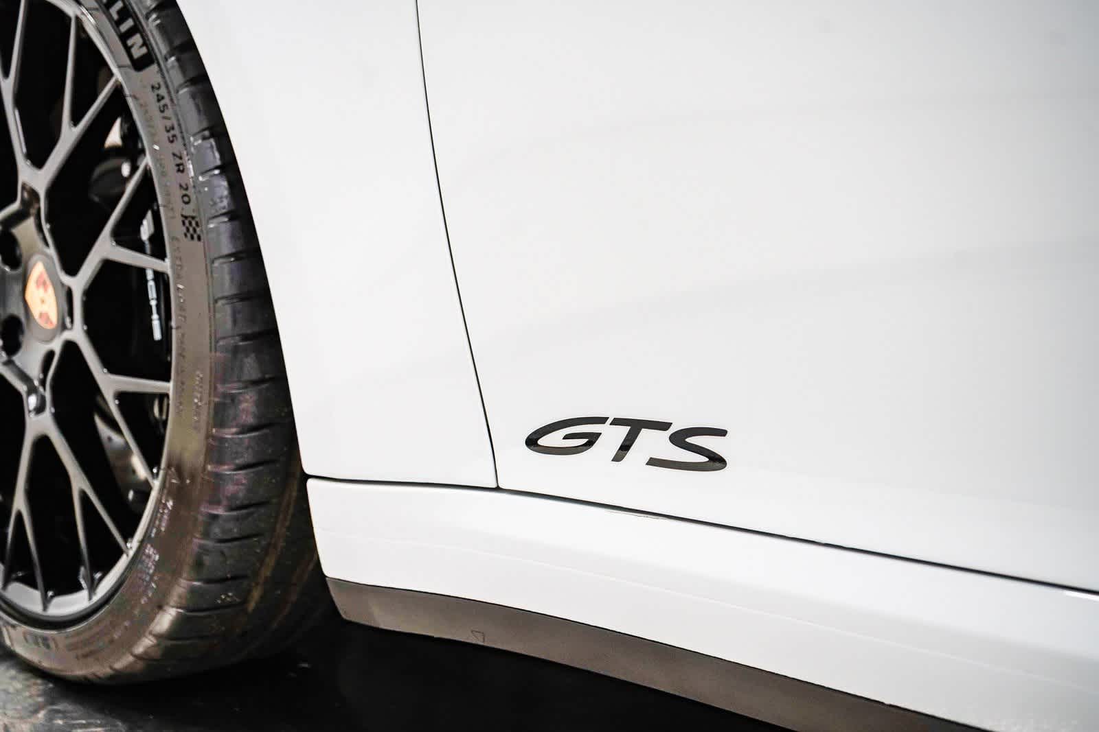 Thumbnail: 2022 Porsche 911 - 11