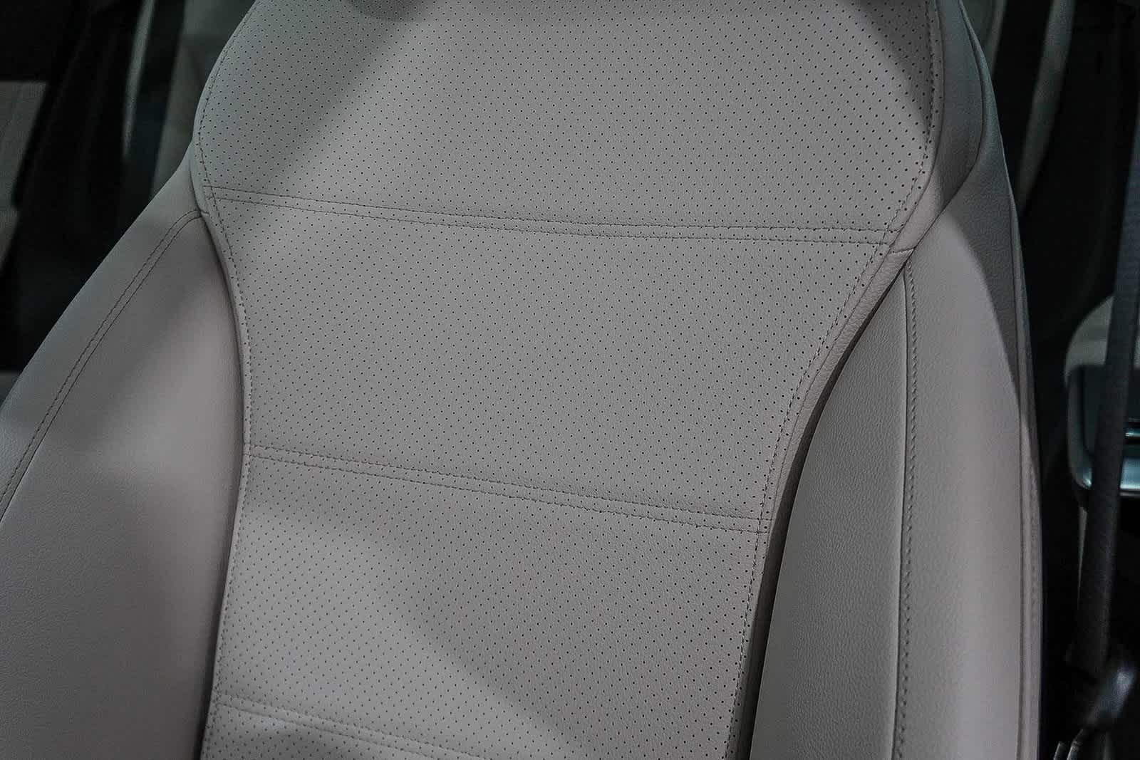 Thumbnail: 2025 Mercedes-Benz GLC - 28