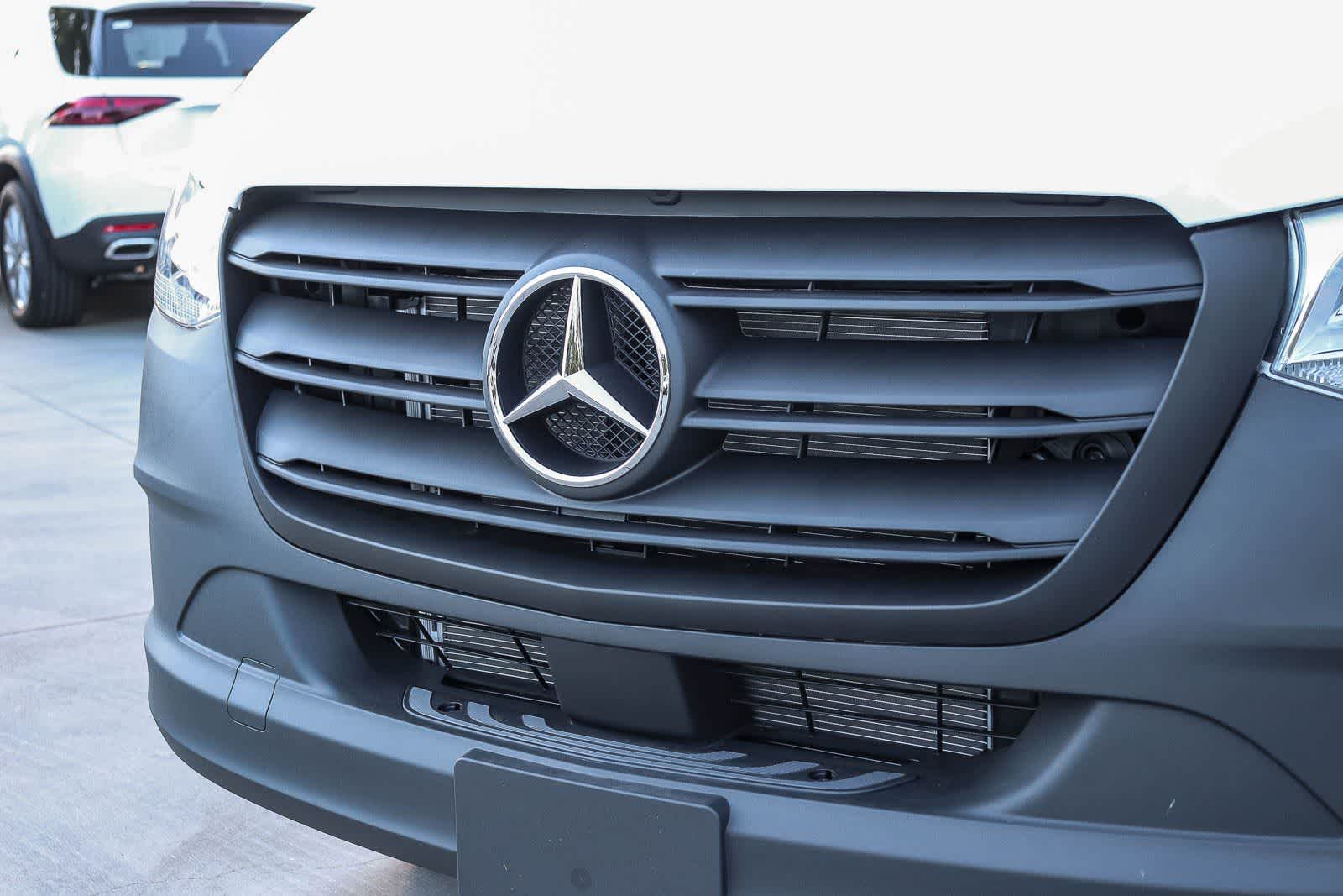Thumbnail: 2026 Mercedes-Benz Sprinter - 8