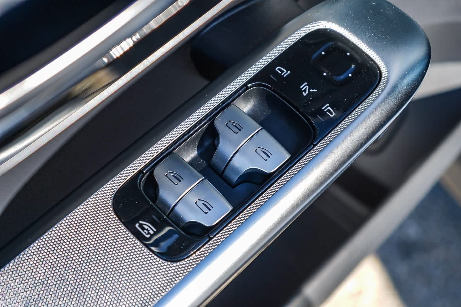 Thumbnail: 2026 Mercedes-Benz GLC - 23