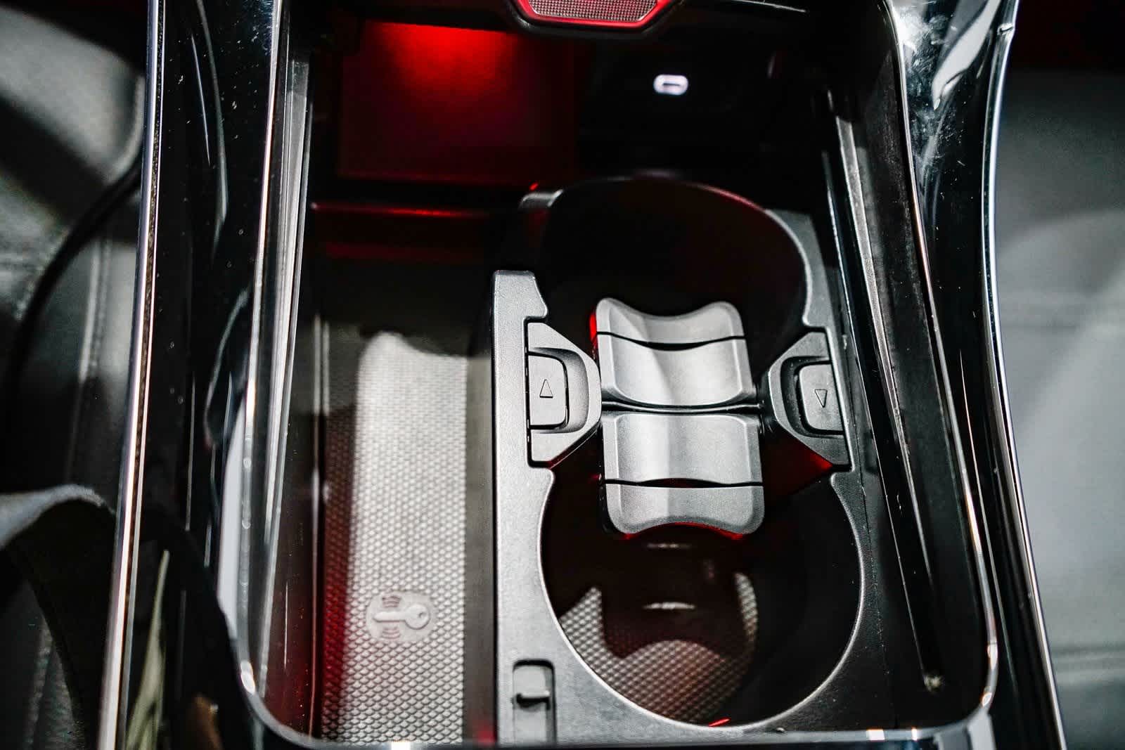 Thumbnail: 2023 Mercedes-Benz C-Class - 22