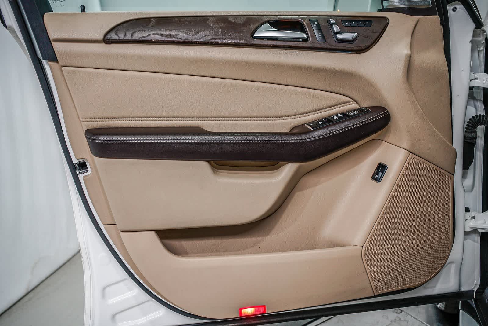 Thumbnail: 2017 Mercedes-Benz GLE - 19