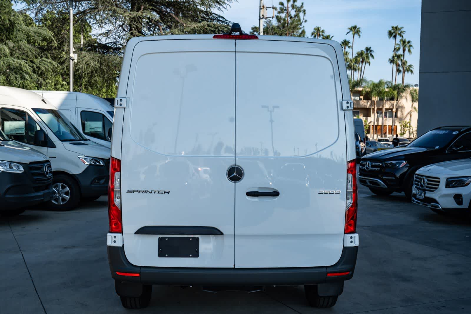 Thumbnail: 2026 Mercedes-Benz Sprinter - 5