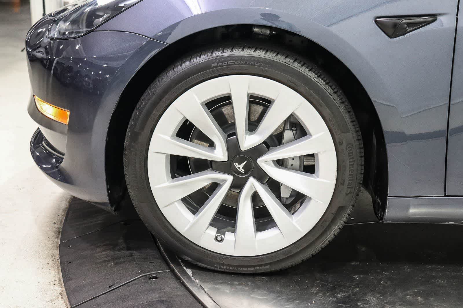 Thumbnail: 2023 Tesla Model 3 - 9