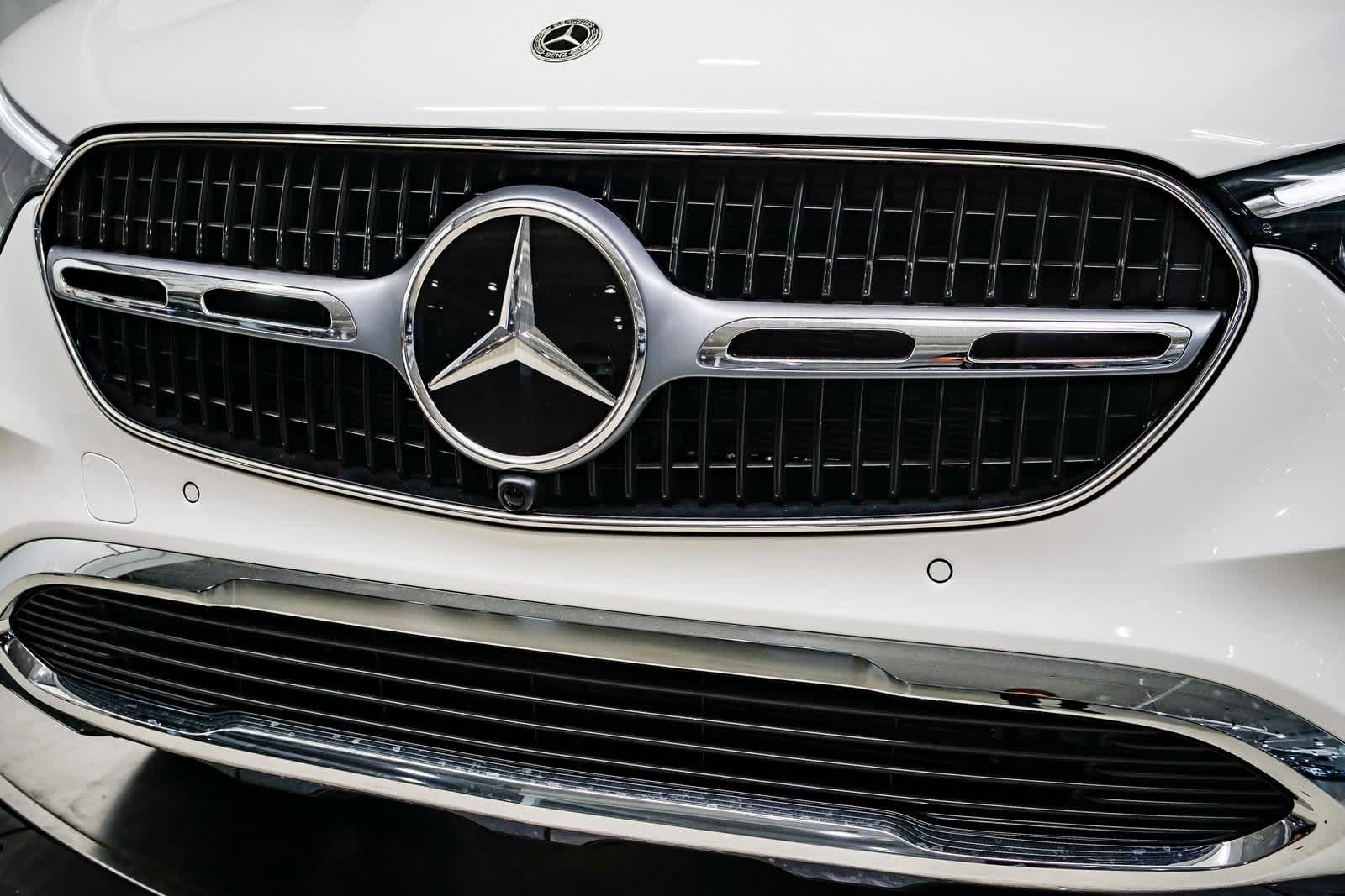 Thumbnail: 2025 Mercedes-Benz GLC - 9